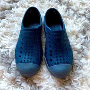 Native toddler shoes size 12